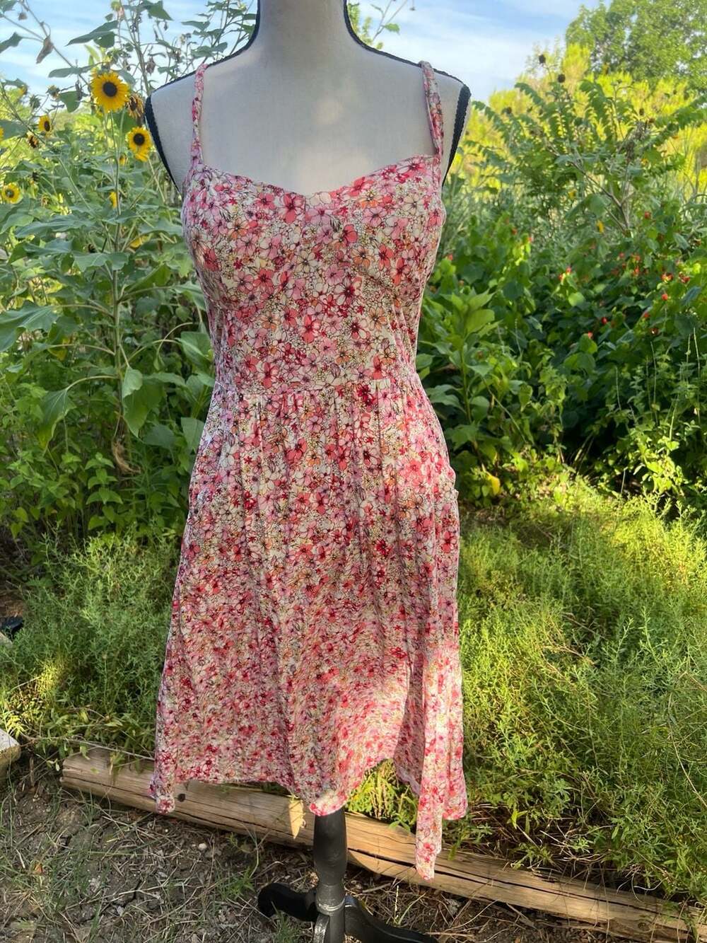 Auu Floral Print Smocked Fit and Flare Midi Dress with Adjustable Straps
